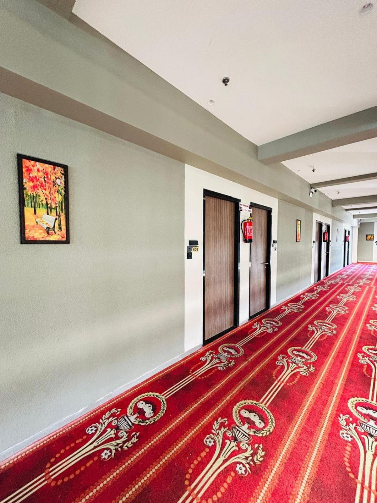 Hotel Gold Palace Inn Surat Eksteriør bilde